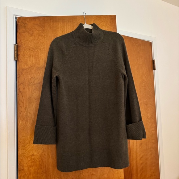 Reformation Tate Regenerative Wool Sweater Dress in Kelp XS - Picture 4 of 6